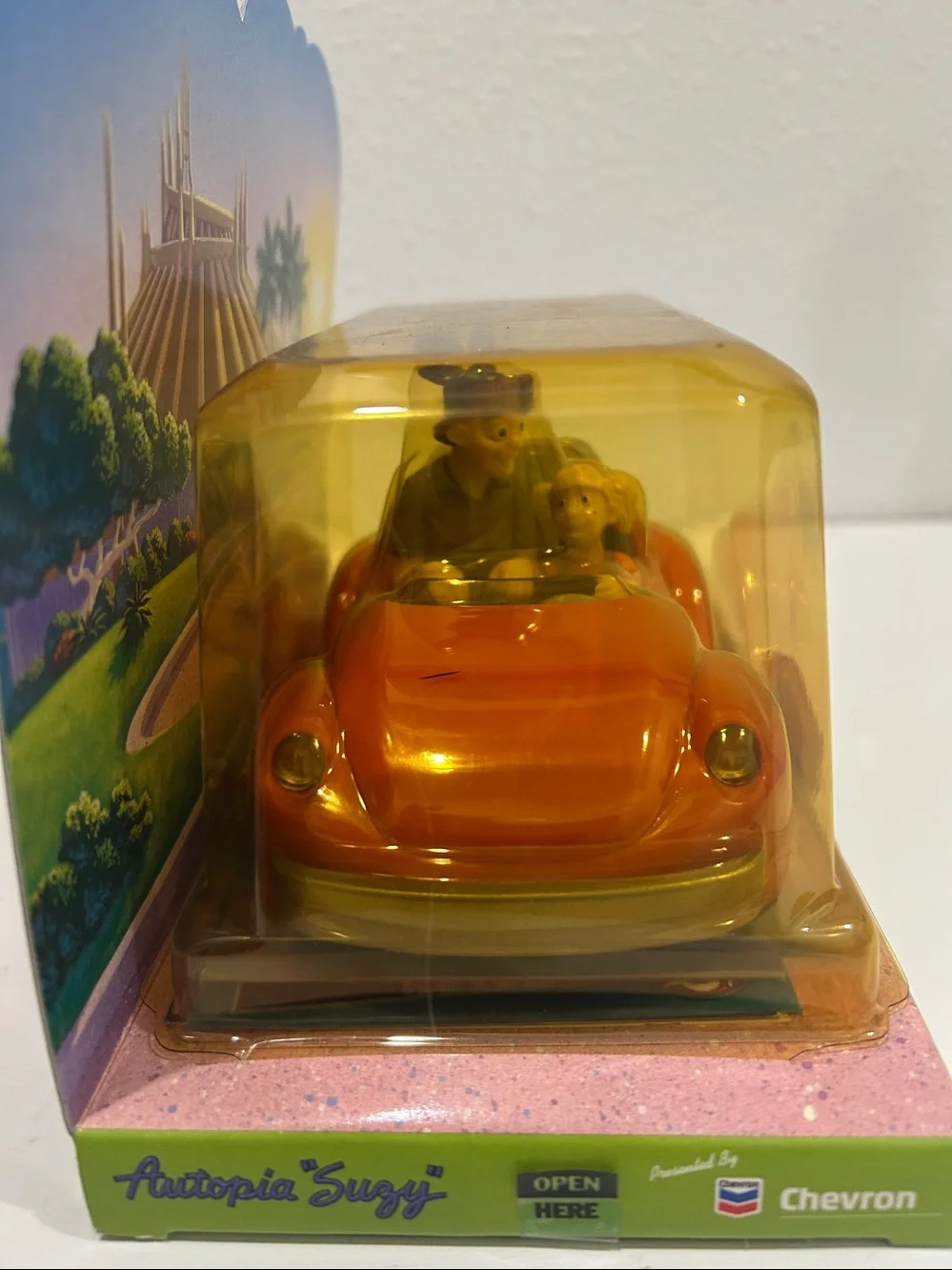 Vintage Y2K 2000 Chevron Cars Disneyland Autopia